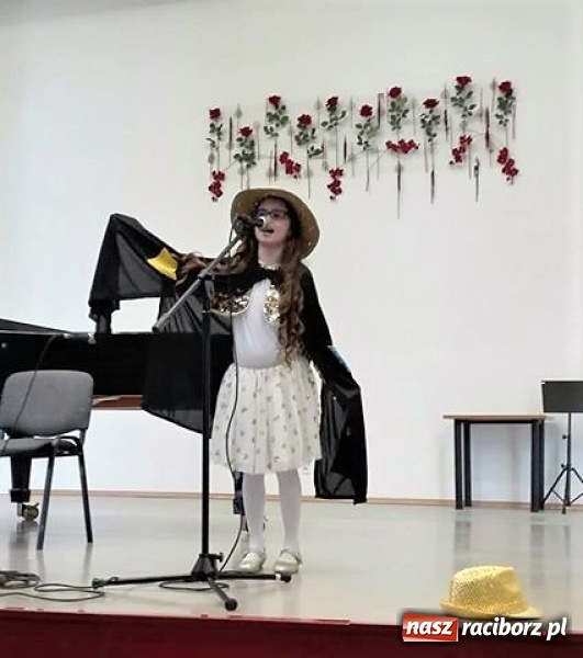 Zdjęcie w galerii na portalu naszraciborz.pl: Wokaliści MDK solidnie nagrodzeni w Rybniku wiadomości z regionu
