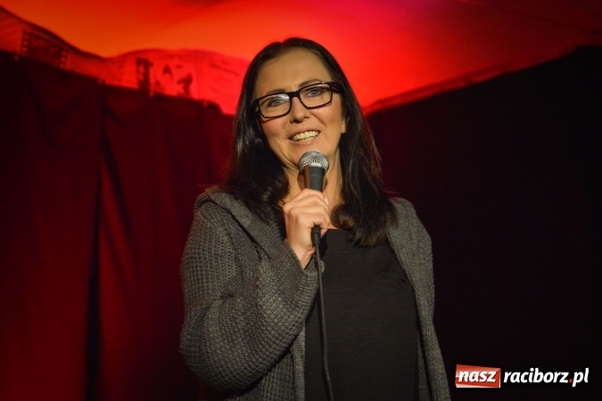 Zdjęcie w galerii na portalu naszraciborz.pl: Pierwszy stand-up w Raciborzu - Katarzyna Piasecka wystąpiła na Końcu Świata wiadomości z regionu