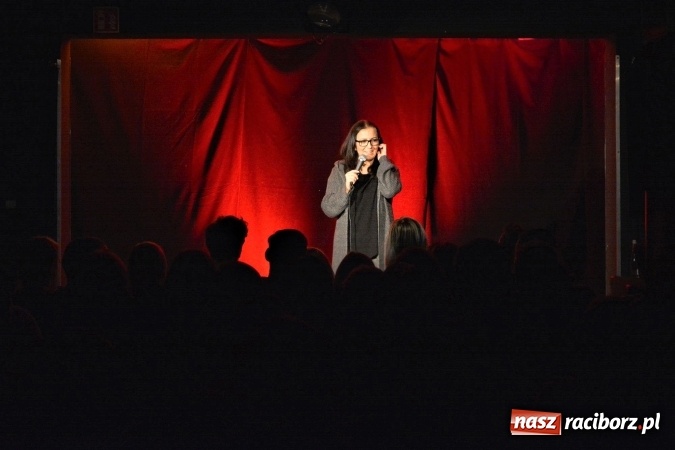 Zdjęcie w galerii na portalu naszraciborz.pl: Pierwszy stand-up w Raciborzu - Katarzyna Piasecka wystąpiła na Końcu Świata wiadomości z regionu