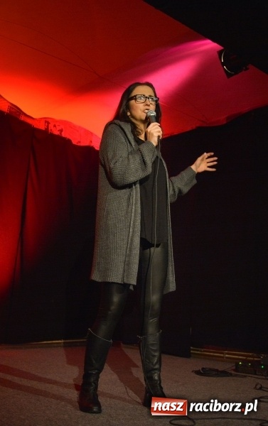 Zdjęcie w galerii na portalu naszraciborz.pl: Pierwszy stand-up w Raciborzu - Katarzyna Piasecka wystąpiła na Końcu Świata wiadomości z regionu
