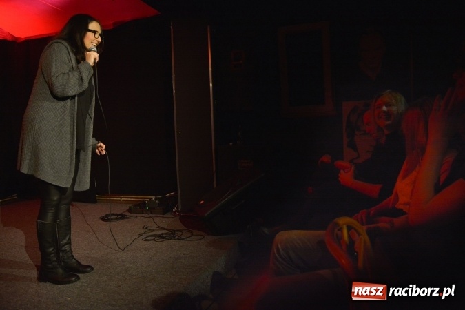 Zdjęcie w galerii na portalu naszraciborz.pl: Pierwszy stand-up w Raciborzu - Katarzyna Piasecka wystąpiła na Końcu Świata wiadomości z regionu
