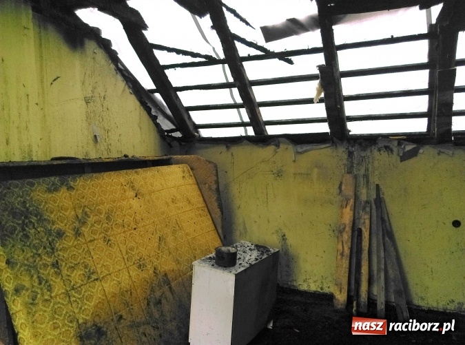 Zdjęcie w galerii na portalu naszraciborz.pl: Sąsiedzi gotowi do pomocy - to oni pomogli 83-letniej lokatorce domu, w kt&oacute;rym w sobotę wybuchł pożar wiadomości z regionu