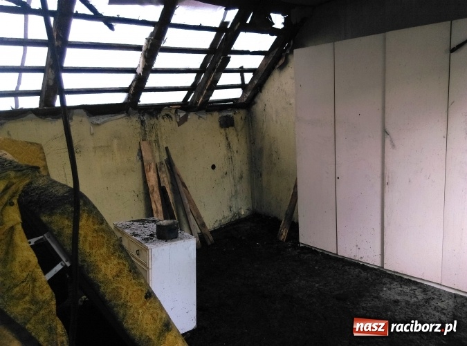 Zdjęcie w galerii na portalu naszraciborz.pl: Sąsiedzi gotowi do pomocy - to oni pomogli 83-letniej lokatorce domu, w kt&oacute;rym w sobotę wybuchł pożar wiadomości z regionu