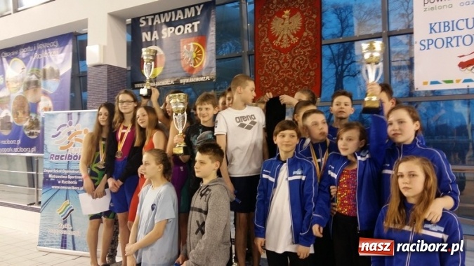 Zdjęcie w galerii na portalu naszraciborz.pl: Pływanie. Gimnazjum Mistrzostwa Sportowego na podium  wiadomości z regionu