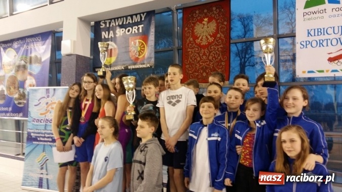 Zdjęcie w galerii na portalu naszraciborz.pl: Pływanie. Gimnazjum Mistrzostwa Sportowego na podium  wiadomości z regionu