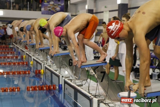 Zdjęcie w galerii na portalu naszraciborz.pl: Pływanie. Gimnazjum Mistrzostwa Sportowego na podium  wiadomości z regionu