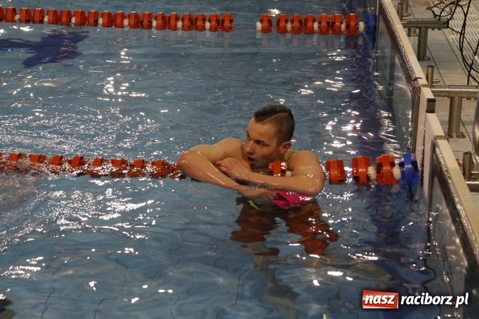Zdjęcie w galerii na portalu naszraciborz.pl: Pływanie. Gimnazjum Mistrzostwa Sportowego na podium  wiadomości z regionu