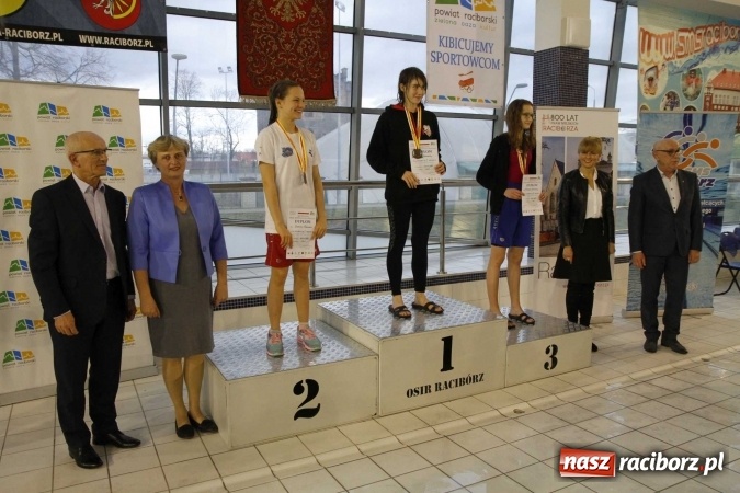 Zdjęcie w galerii na portalu naszraciborz.pl: Pływanie. Gimnazjum Mistrzostwa Sportowego na podium  wiadomości z regionu