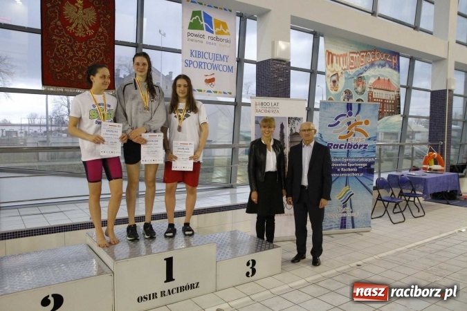 Zdjęcie w galerii na portalu naszraciborz.pl: Pływanie. Gimnazjum Mistrzostwa Sportowego na podium  wiadomości z regionu