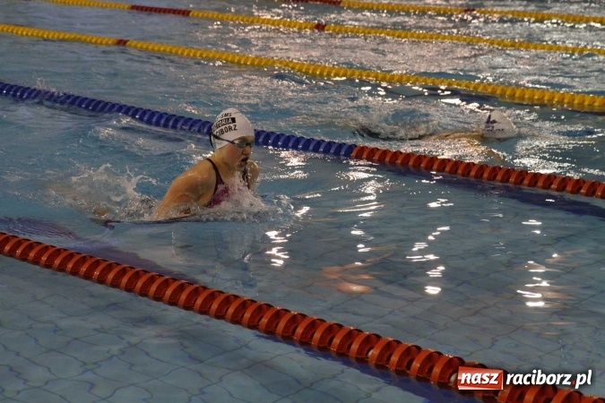 Zdjęcie w galerii na portalu naszraciborz.pl: Pływanie. Gimnazjum Mistrzostwa Sportowego na podium  wiadomości z regionu