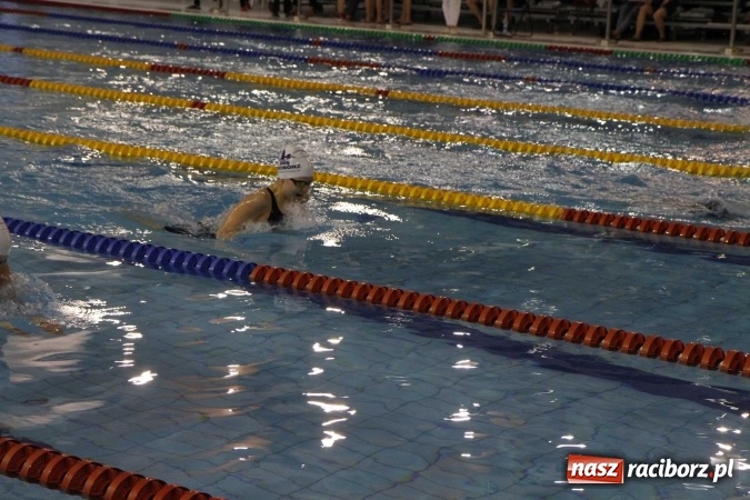 Zdjęcie w galerii na portalu naszraciborz.pl: Pływanie. Gimnazjum Mistrzostwa Sportowego na podium  wiadomości z regionu