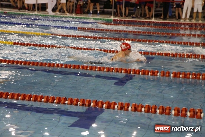 Zdjęcie w galerii na portalu naszraciborz.pl: Pływanie. Gimnazjum Mistrzostwa Sportowego na podium  wiadomości z regionu