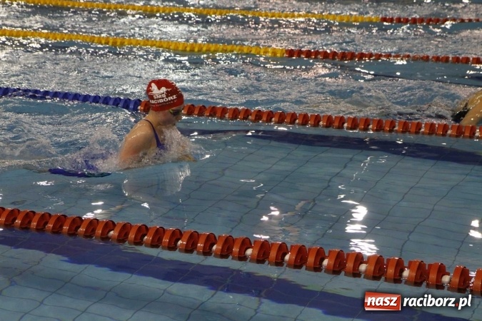 Zdjęcie w galerii na portalu naszraciborz.pl: Pływanie. Gimnazjum Mistrzostwa Sportowego na podium  wiadomości z regionu