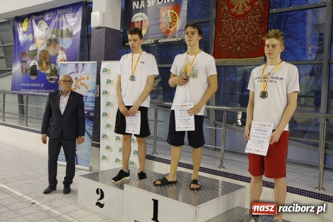 Zdjęcie w galerii na portalu naszraciborz.pl: Pływanie. Gimnazjum Mistrzostwa Sportowego na podium  wiadomości z regionu