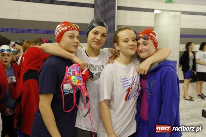 Zdjęcie w galerii na portalu naszraciborz.pl: Pływanie. Gimnazjum Mistrzostwa Sportowego na podium  wiadomości z regionu