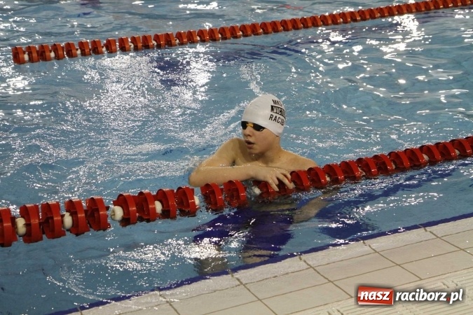 Zdjęcie w galerii na portalu naszraciborz.pl: Pływanie. Gimnazjum Mistrzostwa Sportowego na podium  wiadomości z regionu