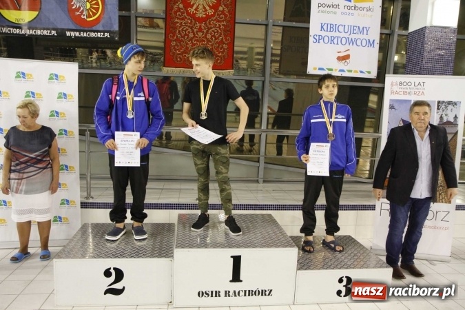 Zdjęcie w galerii na portalu naszraciborz.pl: Pływanie. Gimnazjum Mistrzostwa Sportowego na podium  wiadomości z regionu