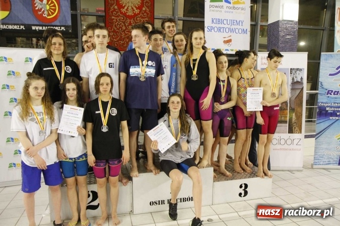 Zdjęcie w galerii na portalu naszraciborz.pl: Pływanie. Gimnazjum Mistrzostwa Sportowego na podium  wiadomości z regionu