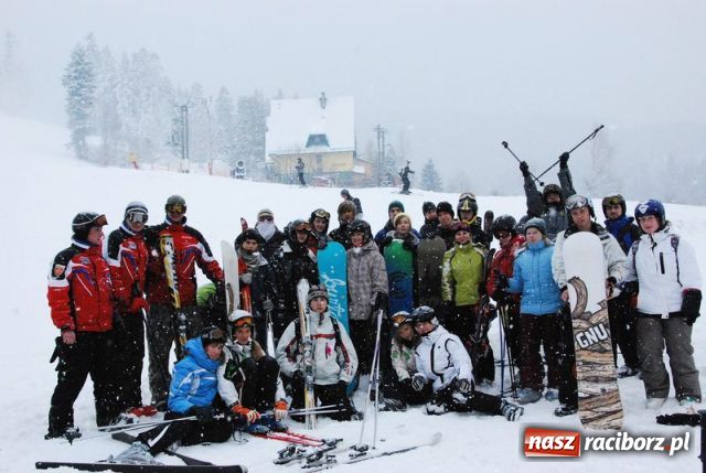 Zdjęcie w galerii na portalu naszraciborz.pl: Raciborskie I LO na nartach i snowboardzie wiadomości z regionu