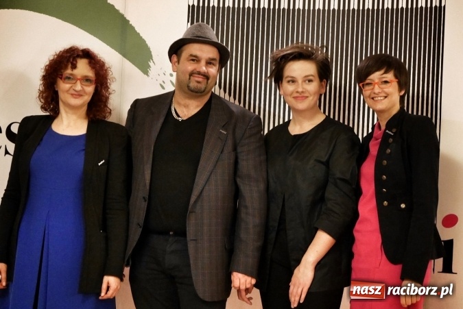 Zdjęcie w galerii na portalu naszraciborz.pl: Jazzowe brzmienia na deskach Raciborskiego Centrum Kultury żywiołowo przyjęte przez publiczność wiadomości z regionu