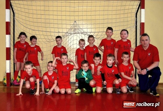 Zdjęcie w galerii na portalu naszraciborz.pl: W Nędzy młodzi piłkarze rywalizowali o puchar przewodniczącego wiadomości z regionu