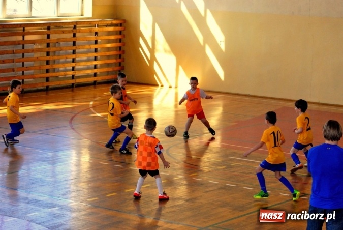 Zdjęcie w galerii na portalu naszraciborz.pl: W Nędzy młodzi piłkarze rywalizowali o puchar przewodniczącego wiadomości z regionu