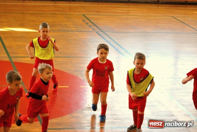 Zdjęcie w galerii na portalu naszraciborz.pl: W Nędzy młodzi piłkarze rywalizowali o puchar przewodniczącego wiadomości z regionu