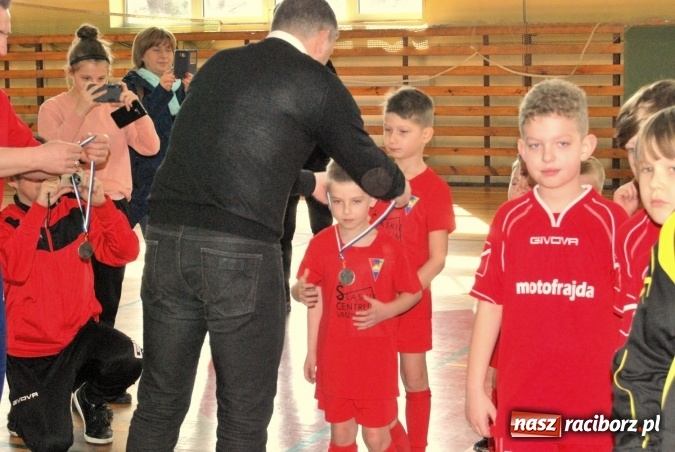 Zdjęcie w galerii na portalu naszraciborz.pl: W Nędzy młodzi piłkarze rywalizowali o puchar przewodniczącego wiadomości z regionu