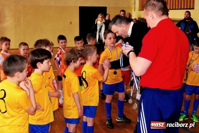 Zdjęcie w galerii na portalu naszraciborz.pl: W Nędzy młodzi piłkarze rywalizowali o puchar przewodniczącego wiadomości z regionu