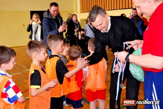 Zdjęcie w galerii na portalu naszraciborz.pl: W Nędzy młodzi piłkarze rywalizowali o puchar przewodniczącego wiadomości z regionu