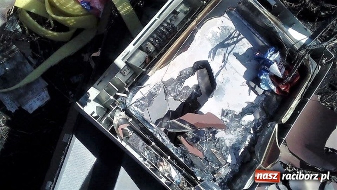 Zdjęcie w galerii na portalu naszraciborz.pl: Nielegalne wysypisko śmieci w Ligocie Tworkowskiej - Społeczna Straż Rybacka prosi o pomoc w ujęciu sprawców!  wiadomości z regionu