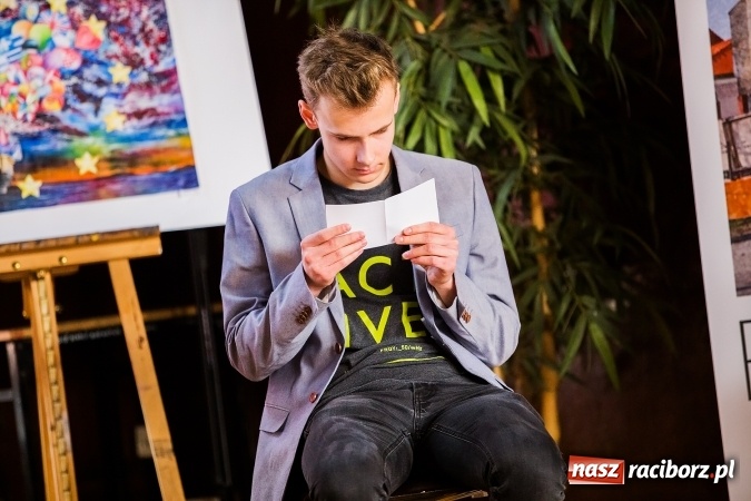 Zdjęcie w galerii na portalu naszraciborz.pl: Katarzyna Flegel zwyciężczynią XI Powiatowego Konkursu Wiedzy o Społeczeństwie wiadomości z regionu