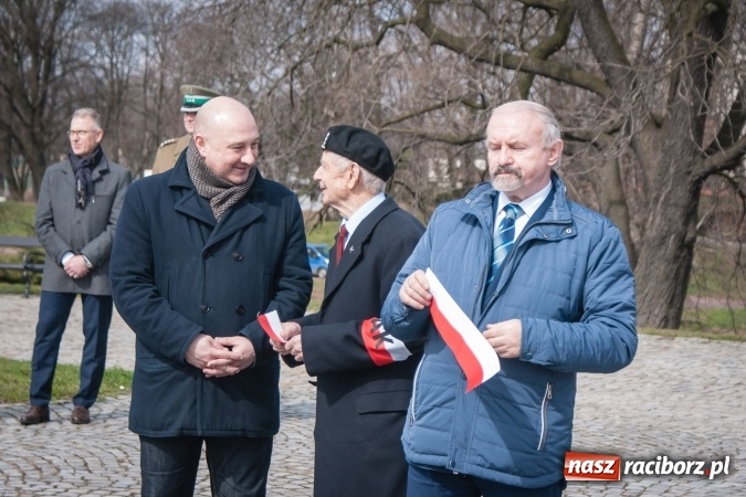 Zdjęcie w galerii na portalu naszraciborz.pl: Raciborskie rondo nosi od dziś imię Żołnierzy Niezłomnych wiadomości z regionu