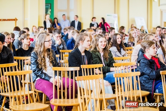 Zdjęcie w galerii na portalu naszraciborz.pl: Powitanie wiosny z Ekonomikiem wiadomości z regionu