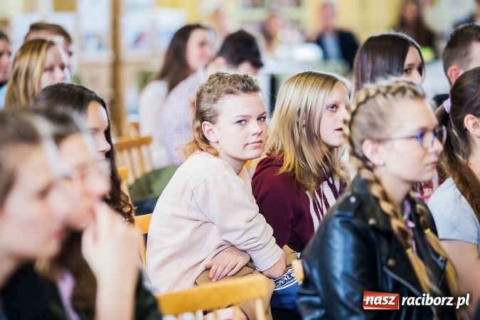 Zdjęcie w galerii na portalu naszraciborz.pl: Powitanie wiosny z Ekonomikiem wiadomości z regionu