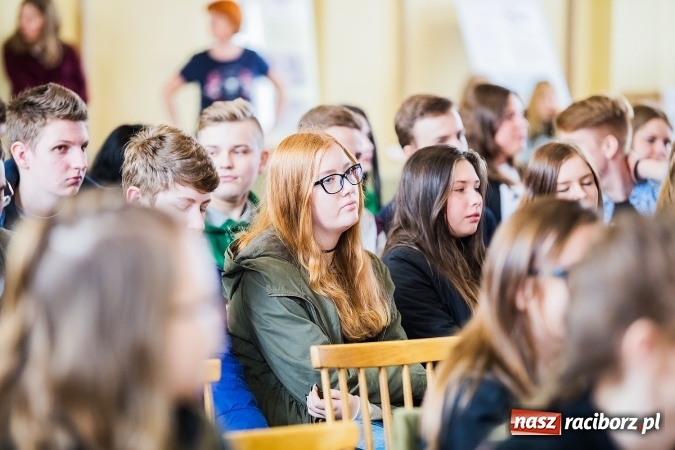 Zdjęcie w galerii na portalu naszraciborz.pl: Powitanie wiosny z Ekonomikiem wiadomości z regionu