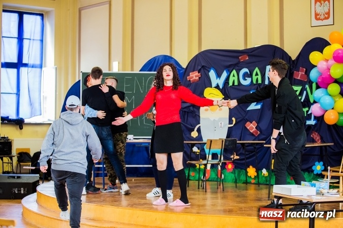 Zdjęcie w galerii na portalu naszraciborz.pl: Powitanie wiosny z Ekonomikiem wiadomości z regionu