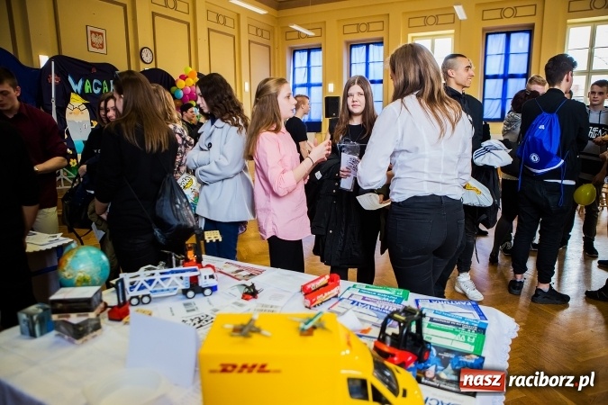 Zdjęcie w galerii na portalu naszraciborz.pl: Powitanie wiosny z Ekonomikiem wiadomości z regionu