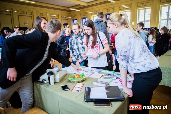 Zdjęcie w galerii na portalu naszraciborz.pl: Powitanie wiosny z Ekonomikiem wiadomości z regionu