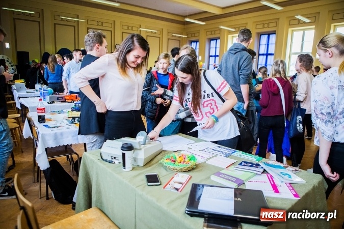 Zdjęcie w galerii na portalu naszraciborz.pl: Powitanie wiosny z Ekonomikiem wiadomości z regionu