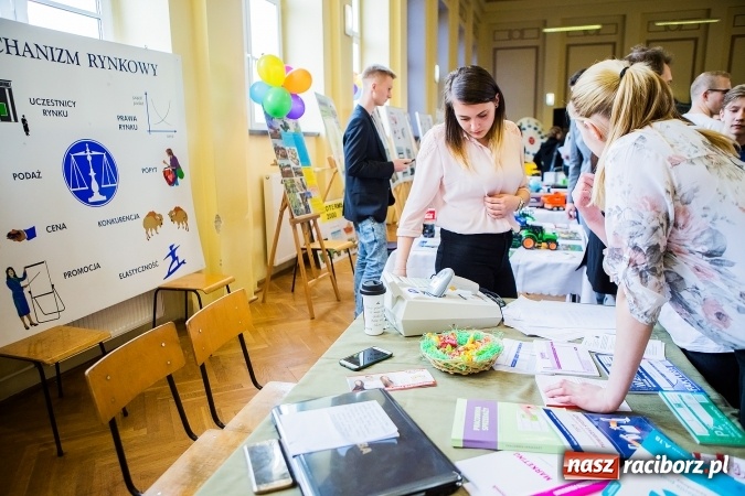 Zdjęcie w galerii na portalu naszraciborz.pl: Powitanie wiosny z Ekonomikiem wiadomości z regionu