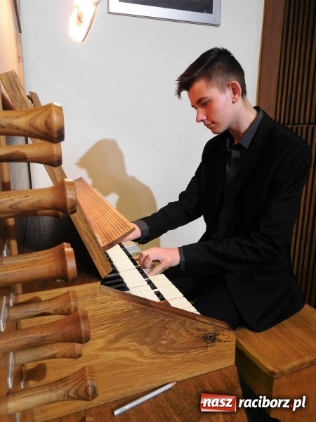 Zdjęcie w galerii na portalu naszraciborz.pl: Mariusz Wycisk i Marcin Knura zn&oacute;w pierwsi w konkursie organowym wiadomości z regionu