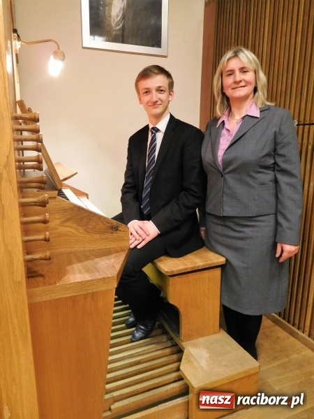 Zdjęcie w galerii na portalu naszraciborz.pl: Mariusz Wycisk i Marcin Knura zn&oacute;w pierwsi w konkursie organowym wiadomości z regionu