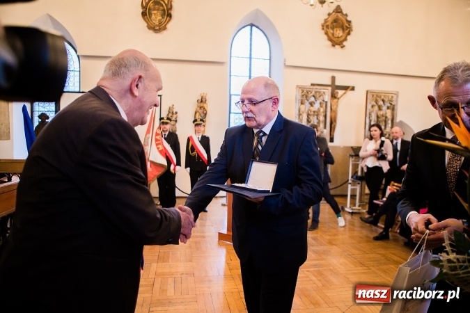 Zdjęcie w galerii na portalu naszraciborz.pl: 800-lecie praw miejskich Raciborza. Uroczysta Sesja Rady Miasta murach Muzeum FOTO wiadomości z regionu
