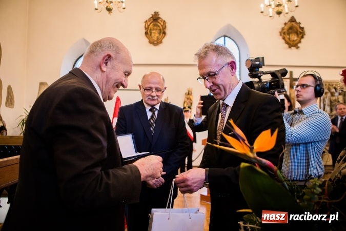 Zdjęcie w galerii na portalu naszraciborz.pl: 800-lecie praw miejskich Raciborza. Uroczysta Sesja Rady Miasta murach Muzeum FOTO wiadomości z regionu
