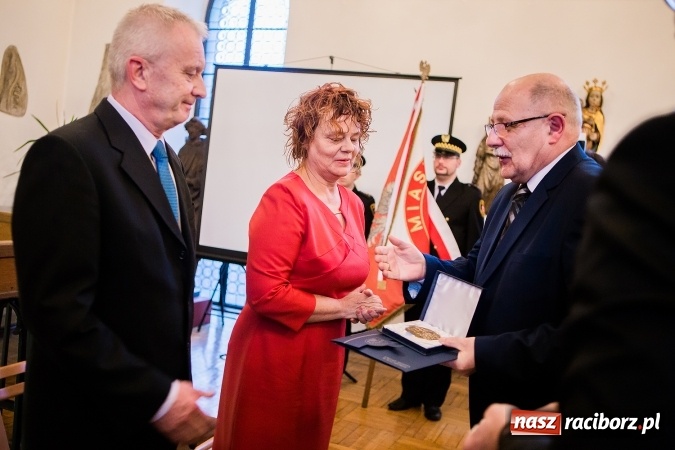 Zdjęcie w galerii na portalu naszraciborz.pl: 800-lecie praw miejskich Raciborza. Uroczysta Sesja Rady Miasta murach Muzeum FOTO wiadomości z regionu