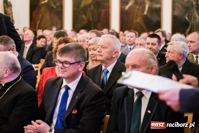 Zdjęcie w galerii na portalu naszraciborz.pl: 800-lecie praw miejskich Raciborza. Uroczysta Sesja Rady Miasta murach Muzeum FOTO wiadomości z regionu