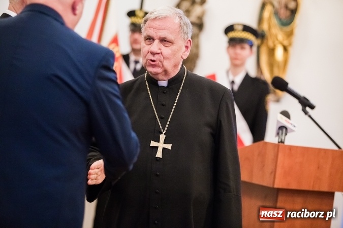 Zdjęcie w galerii na portalu naszraciborz.pl: 800-lecie praw miejskich Raciborza. Uroczysta Sesja Rady Miasta murach Muzeum FOTO wiadomości z regionu