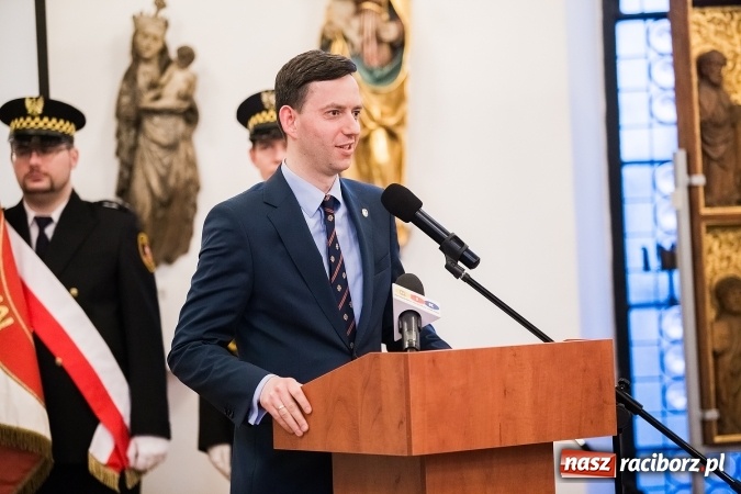 Zdjęcie w galerii na portalu naszraciborz.pl: 800-lecie praw miejskich Raciborza. Uroczysta Sesja Rady Miasta murach Muzeum FOTO wiadomości z regionu