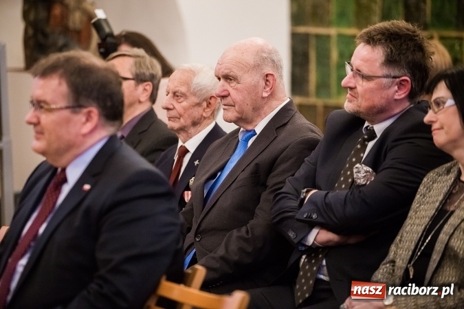 Zdjęcie w galerii na portalu naszraciborz.pl: 800-lecie praw miejskich Raciborza. Uroczysta Sesja Rady Miasta murach Muzeum FOTO wiadomości z regionu